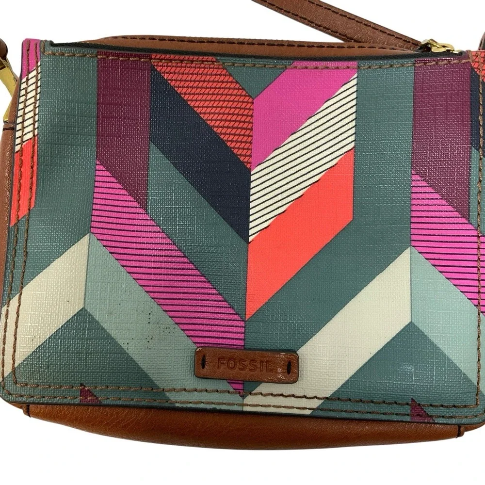 Fossil‎ Crossbody Leather Trim Coated Canvas Chevron Campbell Purse Organize